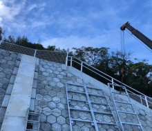 防災避難路壁面サイン(川南町)フレーム設置